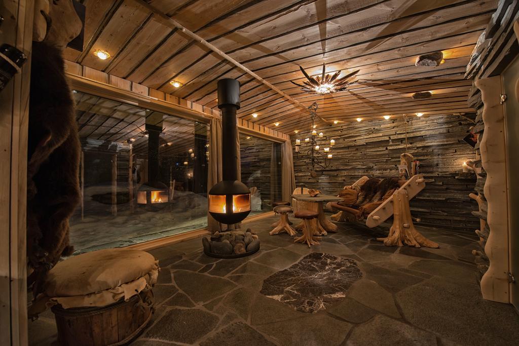 Engholm Husky Design Lodge คาราช็อค ภายนอก รูปภาพ