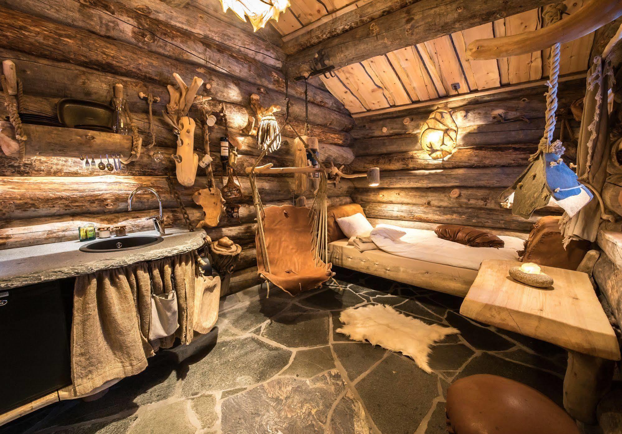Engholm Husky Design Lodge คาราช็อค ภายนอก รูปภาพ