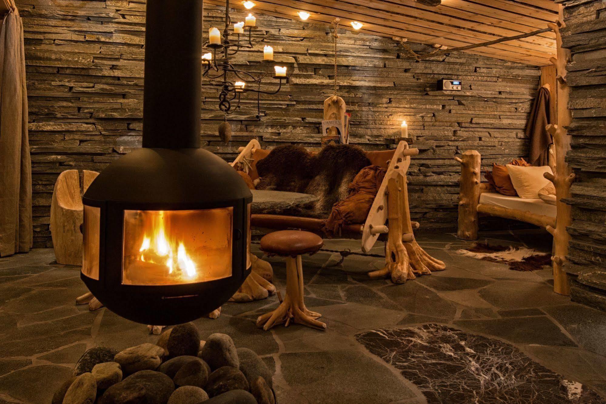 Engholm Husky Design Lodge คาราช็อค ภายนอก รูปภาพ